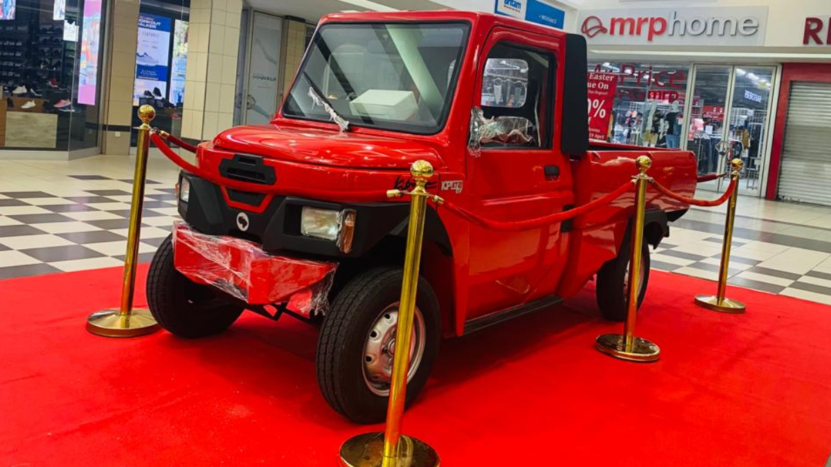 Tanzanya'n�n ilk yerli elektrikli arac� tan�t�ld�