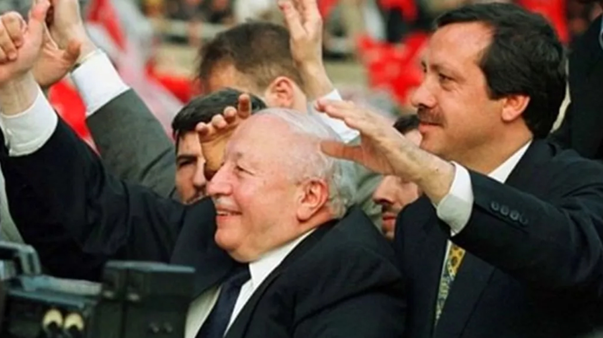 'Erbakan Hoca hayatta olsayd�, Ba�kan Erdo�an'�n aln�ndan �perdi'