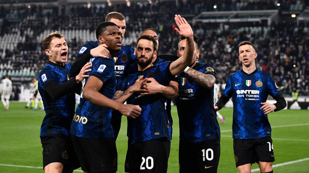 Inter, Juventus'u Hakan alhanolu'nun golyle devirdi