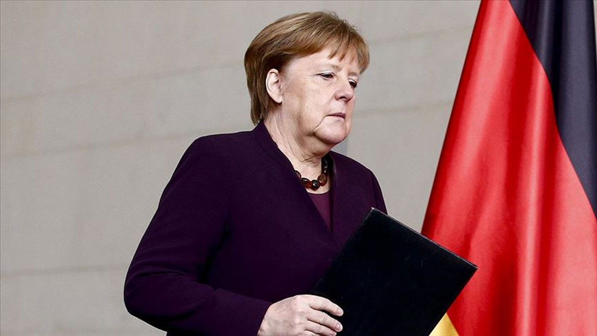 Merkel, Ukrayna'n�n 2008'de NATO'ya al�nmama karar�n� savundu