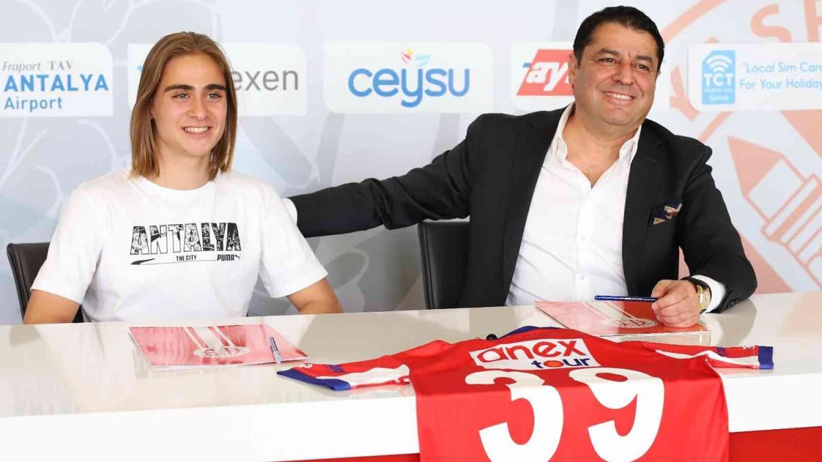 Emre Uzun'dan Antalyaspor'a 3+2 yllk imza