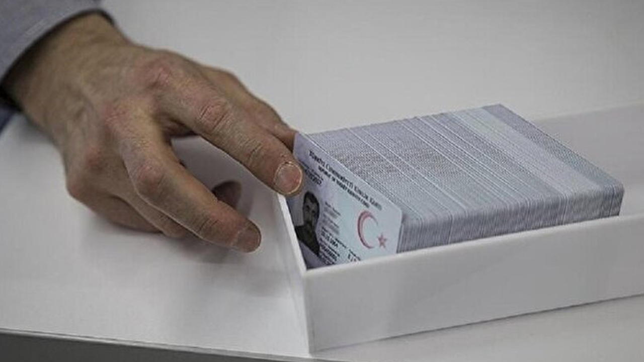 Ehliyet �zelli�i y�klenmi� �ipli kimlik kart� kullananlar�n say�s� 3 milyonu a�t�