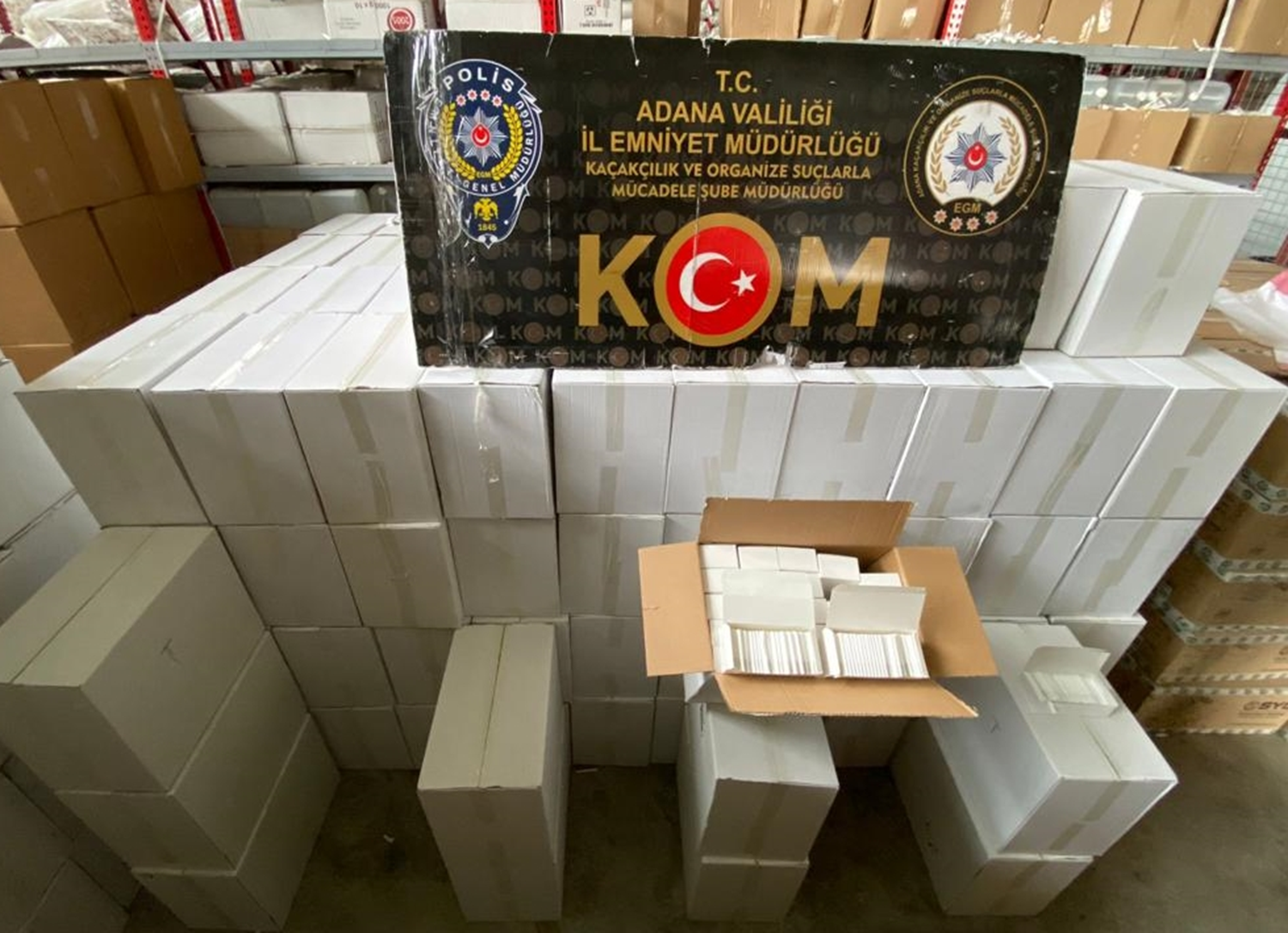 Adana'da 10 milyon makaron yakaland�