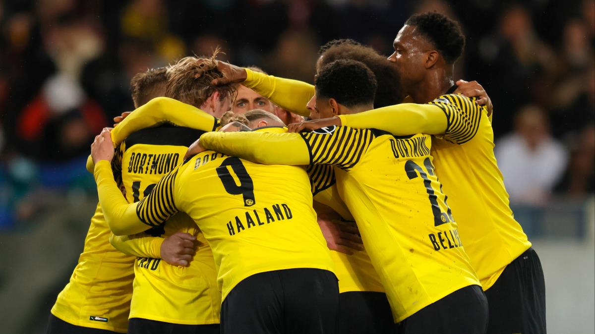 Borussia Dortmund, Stuttgart deplasmannda 2 golle kazand