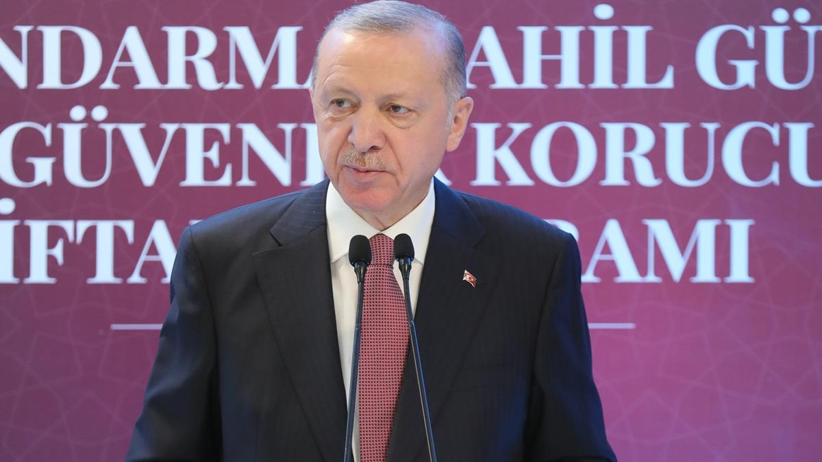 Cumhurbakan Erdoan: Terristleri inlerinde bulup tepelerine biniyoruz