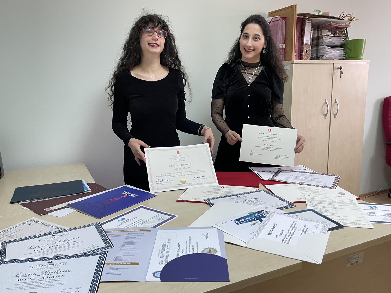ODT�'l� k�z karde�lerin bitmeyen ��renme merak�