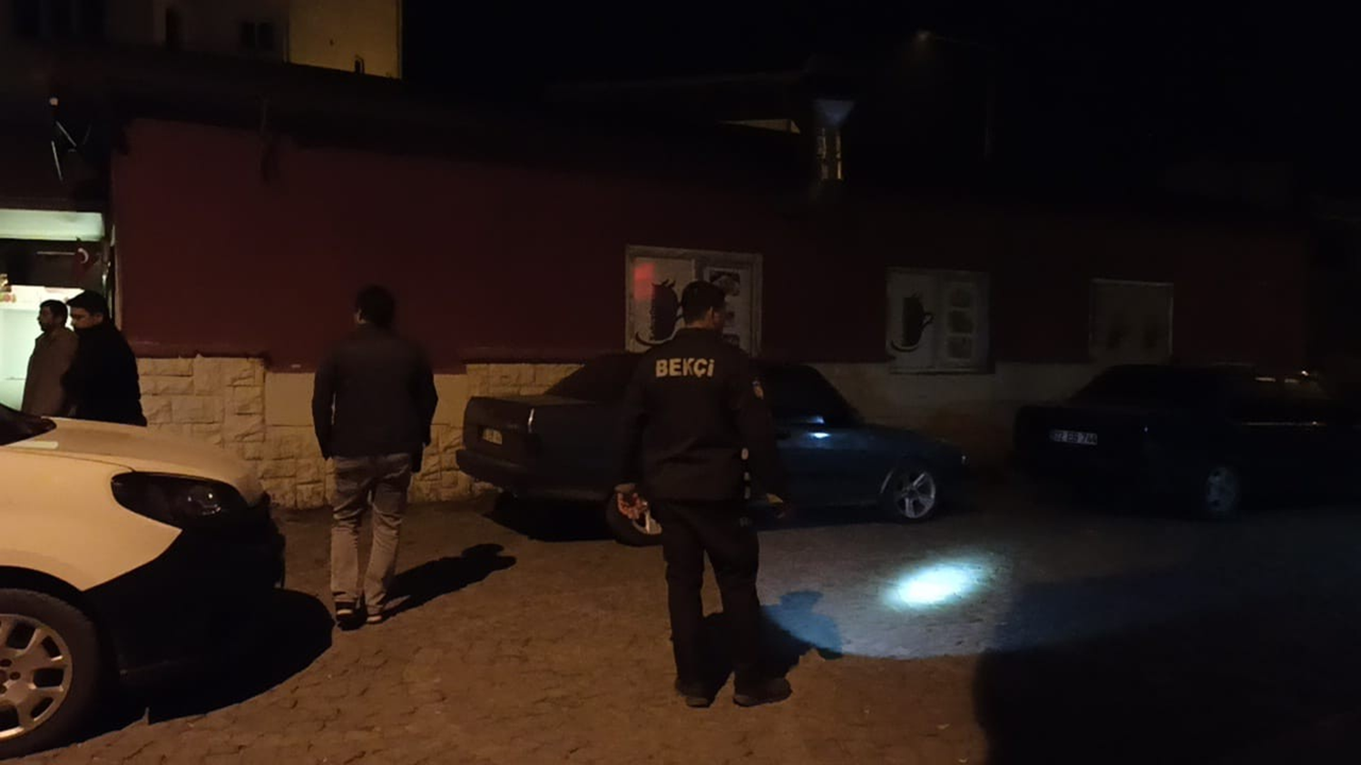 Sokak ortas�ndaki silahl� �at��mada 4 �ah�s tutukland�