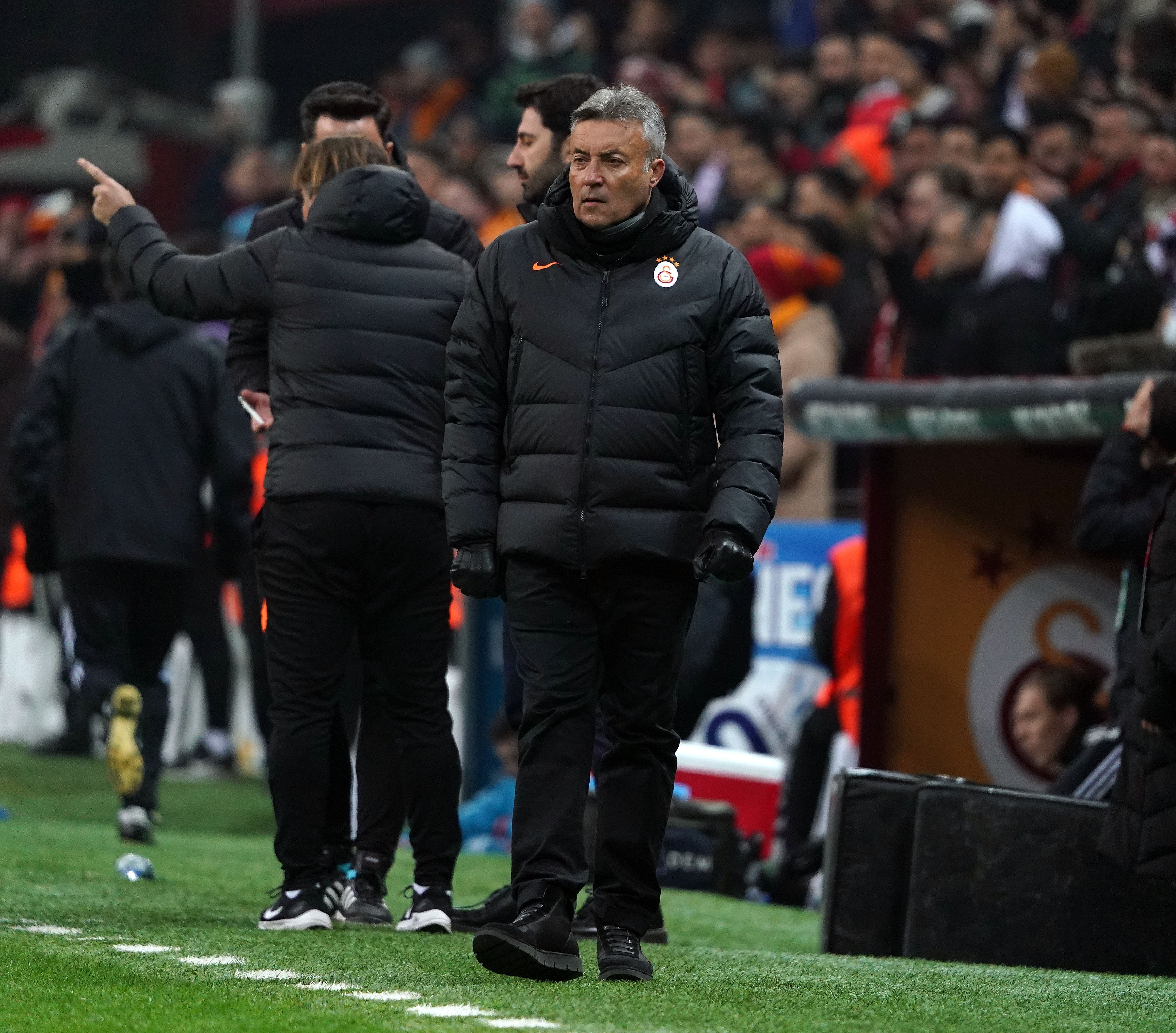 Domenec Torrent, ilk 11'de bir de�i�iklik yapt�