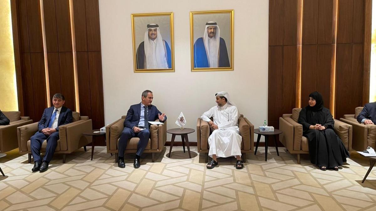Milli Eitim Bakan Mahmut zer, Doha Bykelilii'ni ziyaret etti