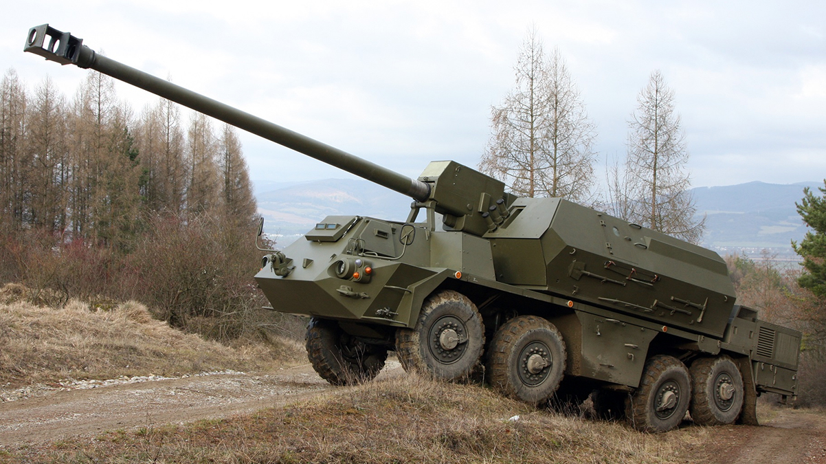 Kritik a�ama! 155 mm'lik Zuzana ob�s i�in d��meye bas�ld�