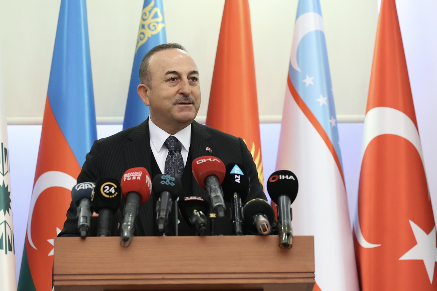 Bakan �avu�o�lu: Sultan Raev, tecr�besiyle T�RKSOY'a �nemli katk�lar sa�layacak