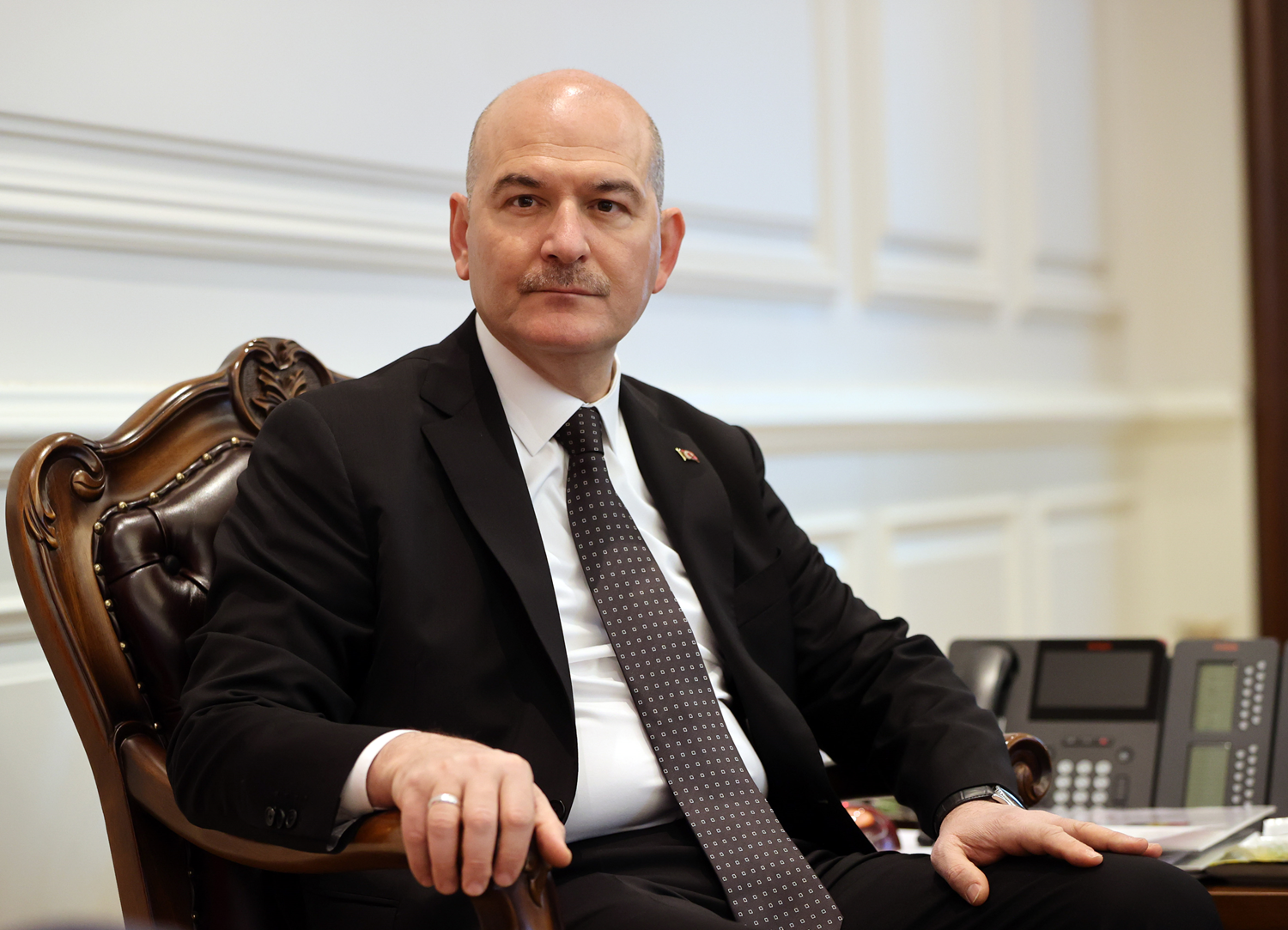 Bakan Soylu'dan K�l��daro�lu'na: 2 belediye ba�kan�n dengeni bozmu�