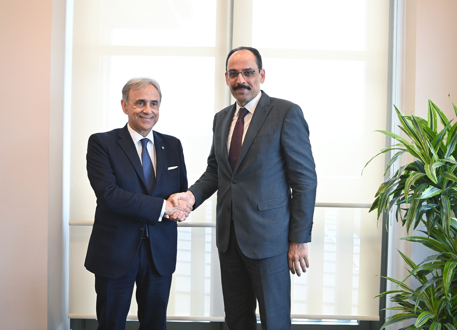 Cumhurba�kanl��� S�zc�s� �brahim Kal�n, �talya D��i�leri Bakanl��� Genel Sekreteri Sequi ile g�r��t�