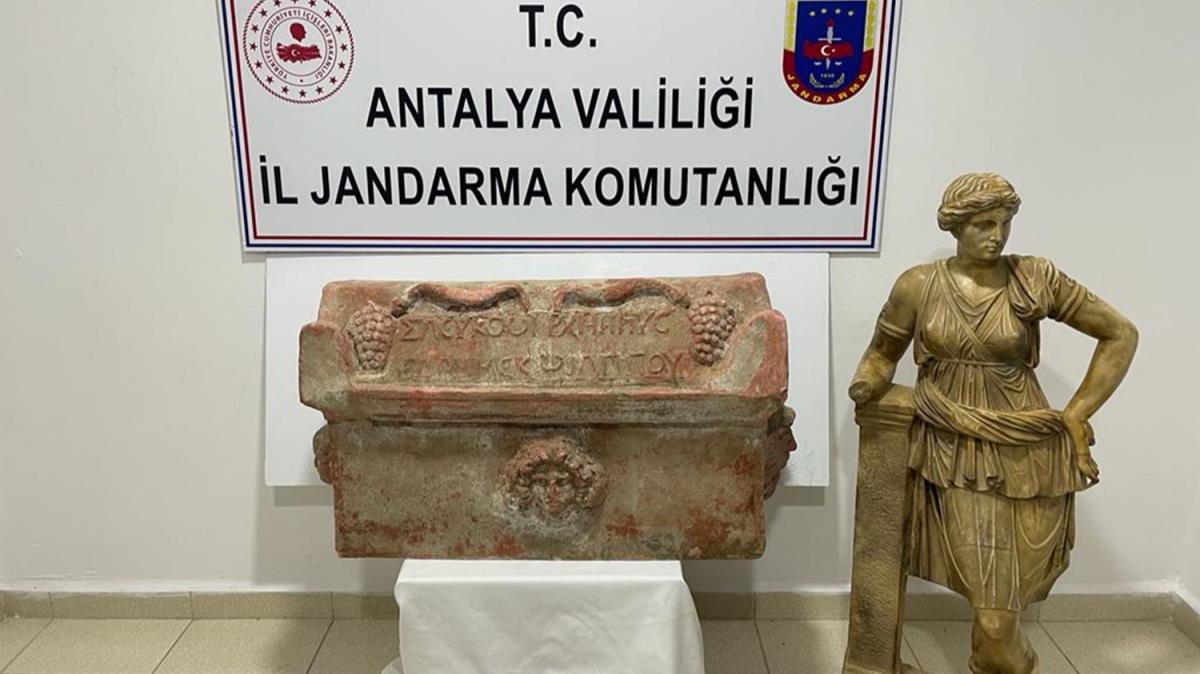 Antalya'da tarihi eser baskn