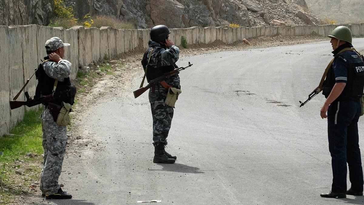 Krgzistan-Tacikistan snrndaki atmada yaral says 5'e ykseldi