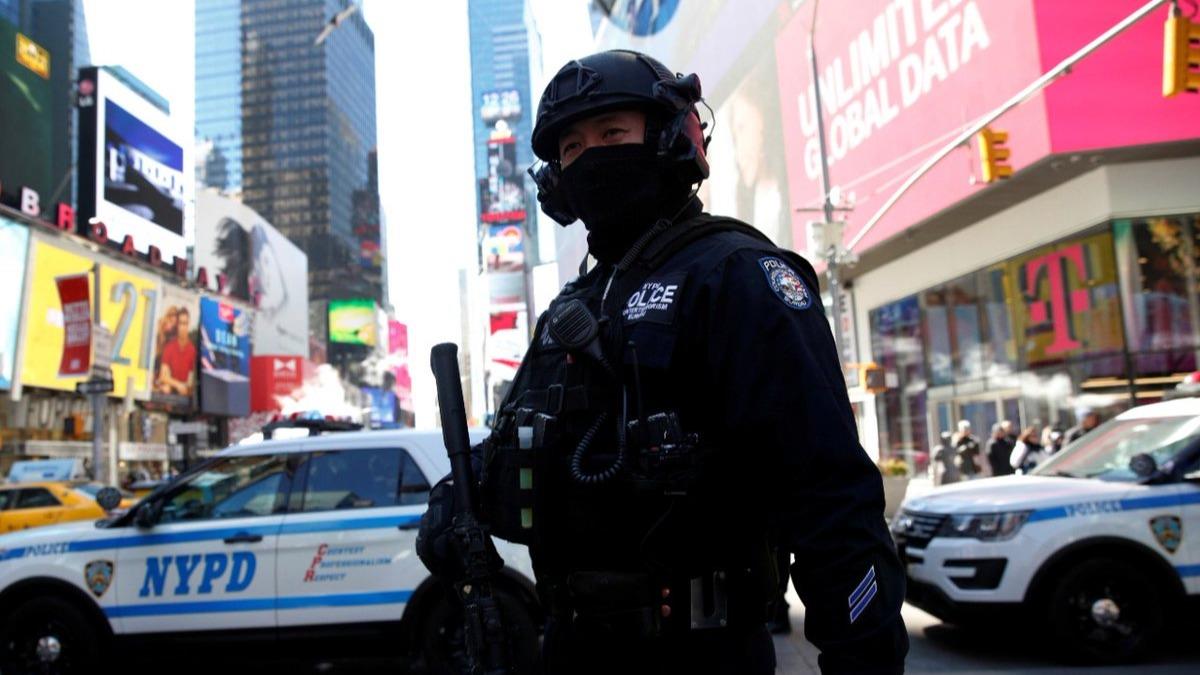 New York polisi, saldryla balantl phelinin kimliini aklad
