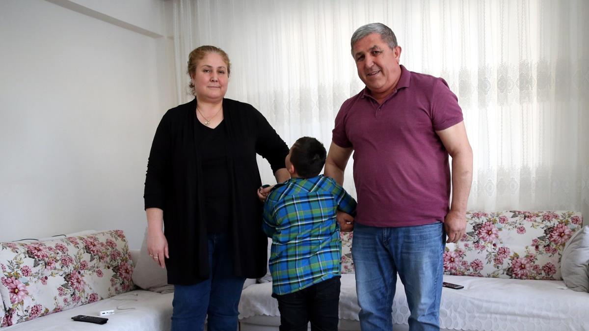 Anne babasnn hastanede terk ettikleri down sendromlu Berat'n ''koruyucu ailesi'' halas oldu 
