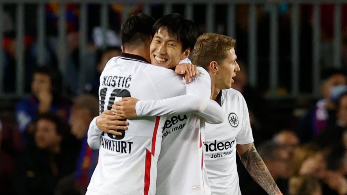 Eintracht Frankfurt deplasmanda Barcelona'y devirerek yar finale adn yazdrd