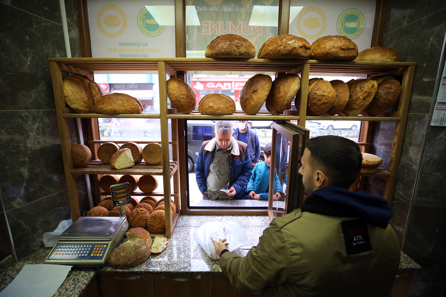 6-7 saatte haz�rlanan as�rl�k lezzete doyum olmuyor! Yo�un talep g�r�yor