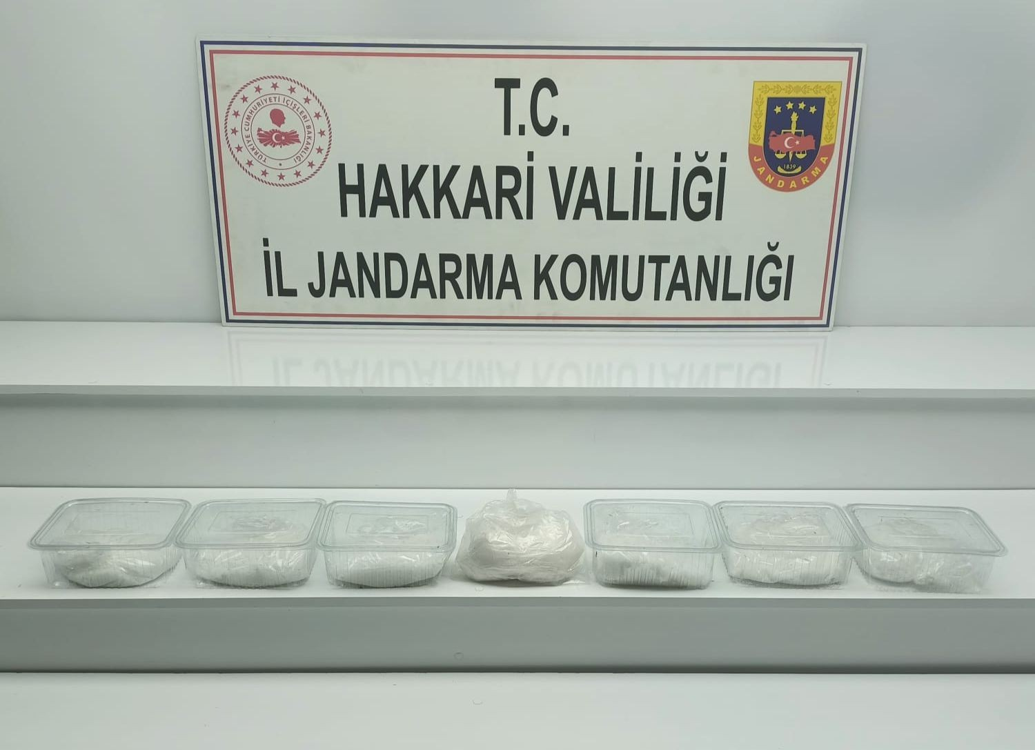 7 kilo 500 gram metamfetamin  yakaland�