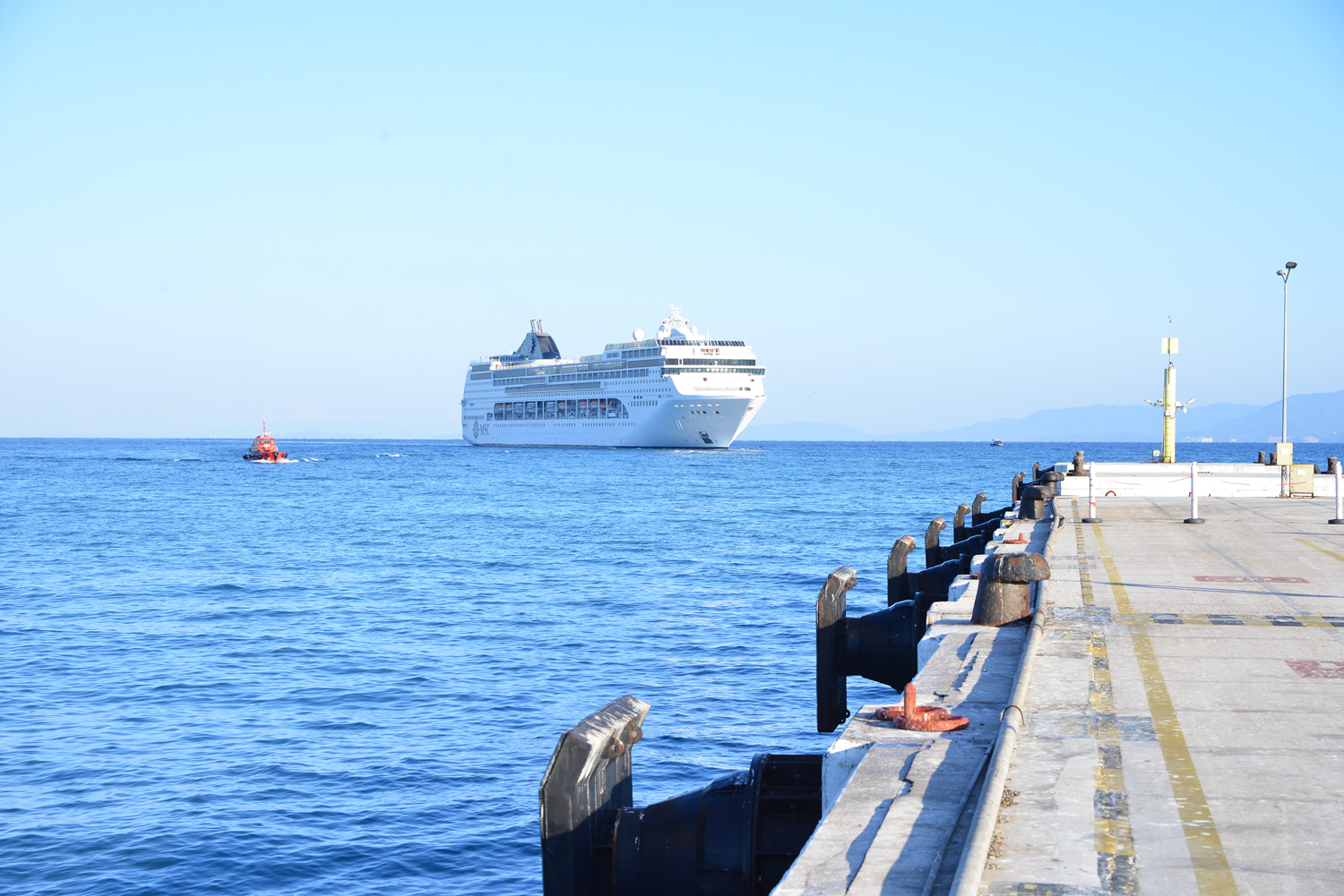 T�rkiye, 'y�zen otel' olarak da bilinen dev gemileri a��rl�yor