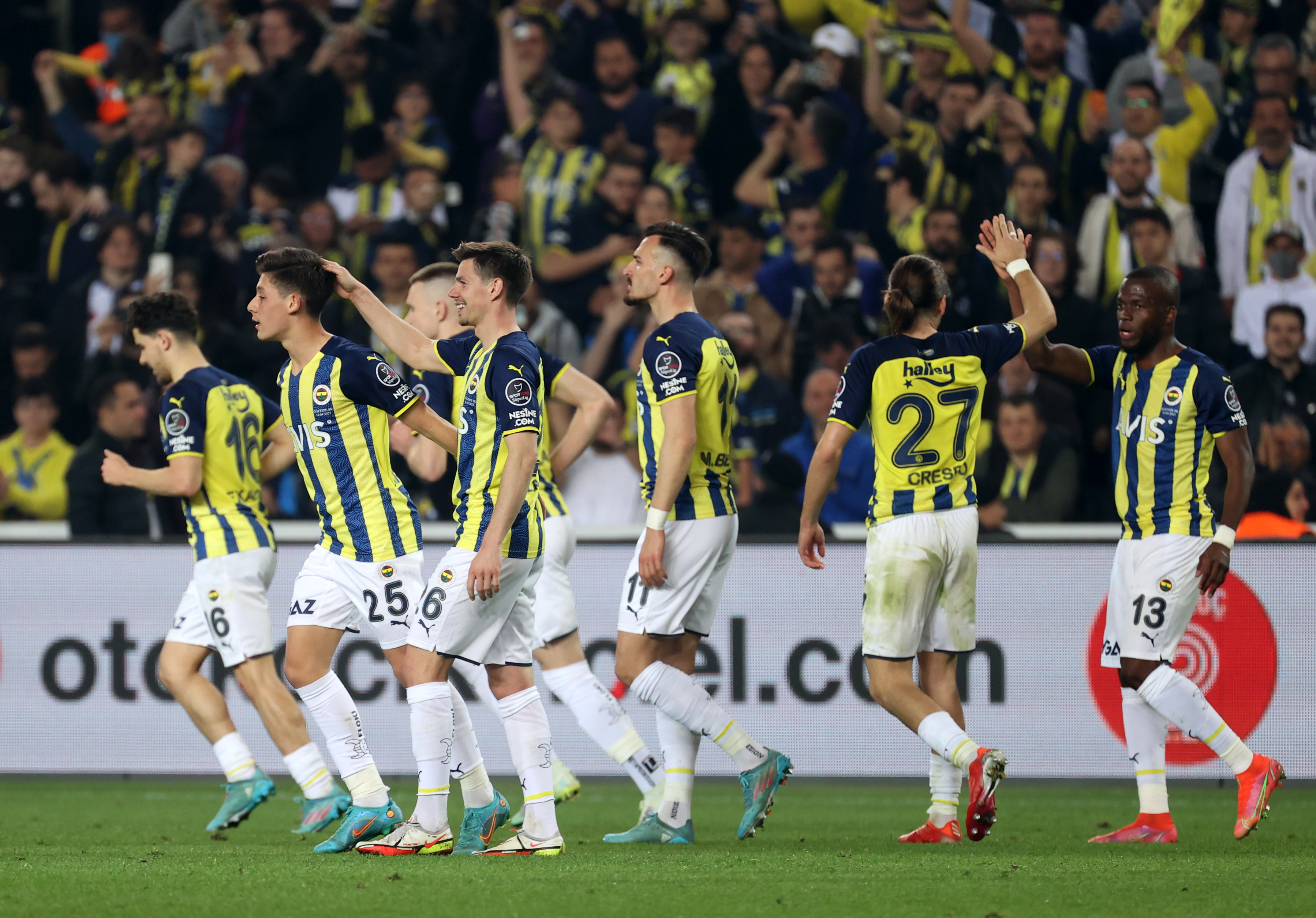 Fenerbah�e galibiyet serisini 5'e ��kard�