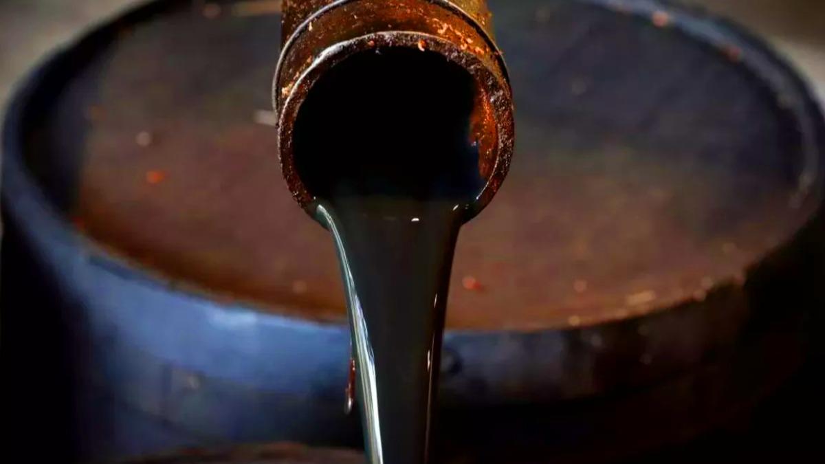 Nijerya'da 700 bin dolar deerinde alnt petrol ele geirildi