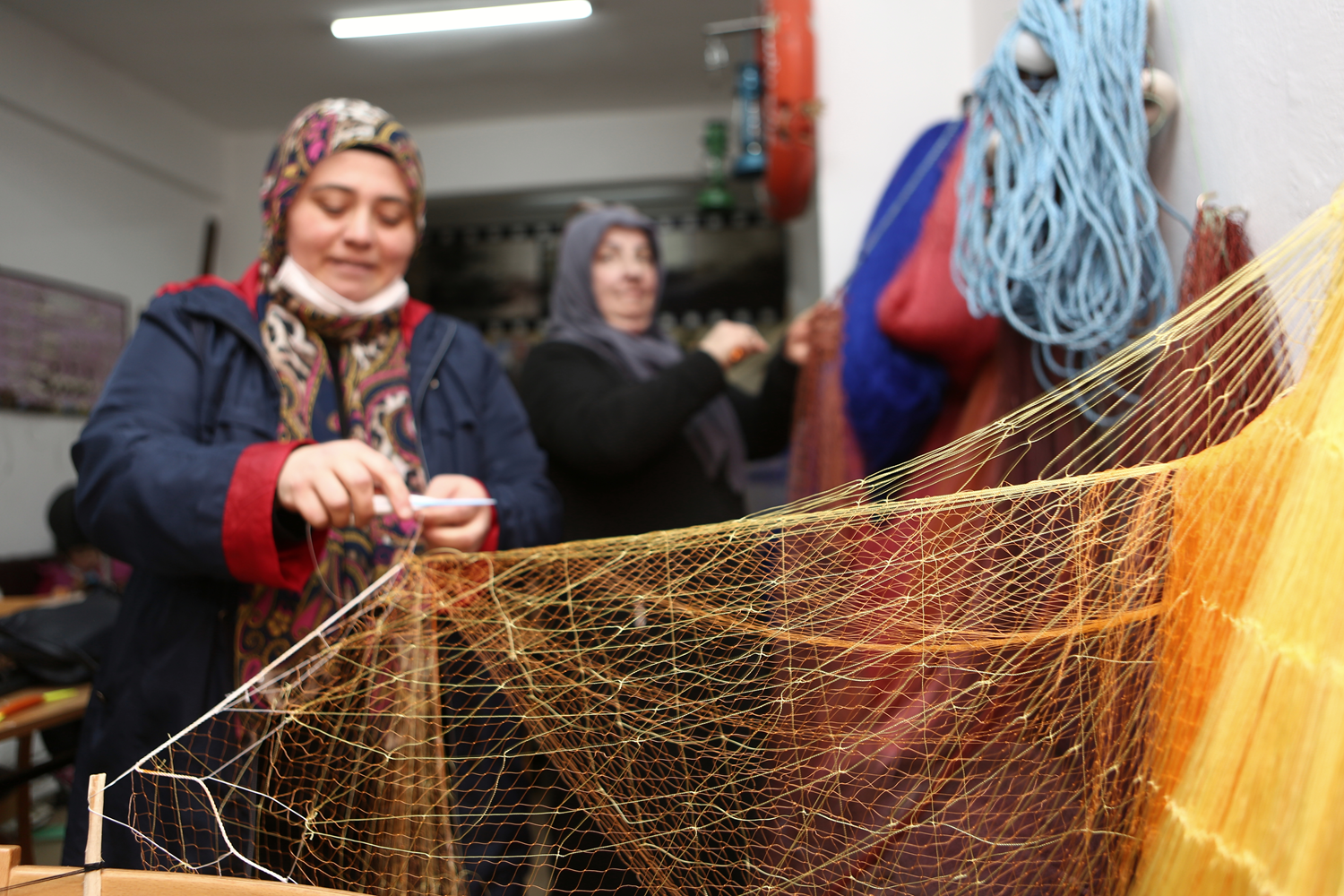 A� �r�c�l��� kursuna kat�lan kad�nlar hem meslek ��reniyor hem e�lerine destek oluyor