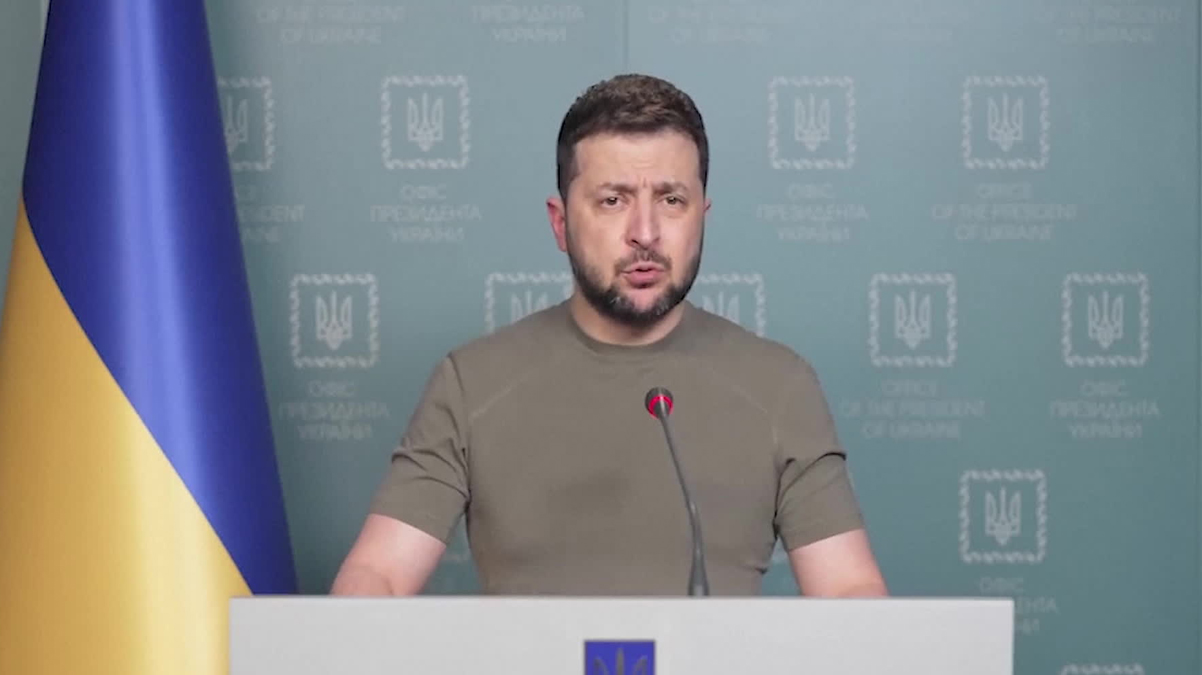 Son dakika... Zelenski duyurdu! Rusya Donbass'a sald�r� ba�latt�