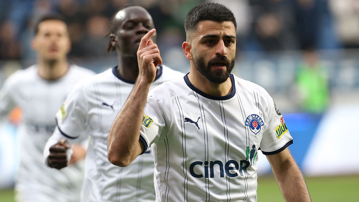 Umut Bozok gol krall��� yar���nda zirve orta�� oldu