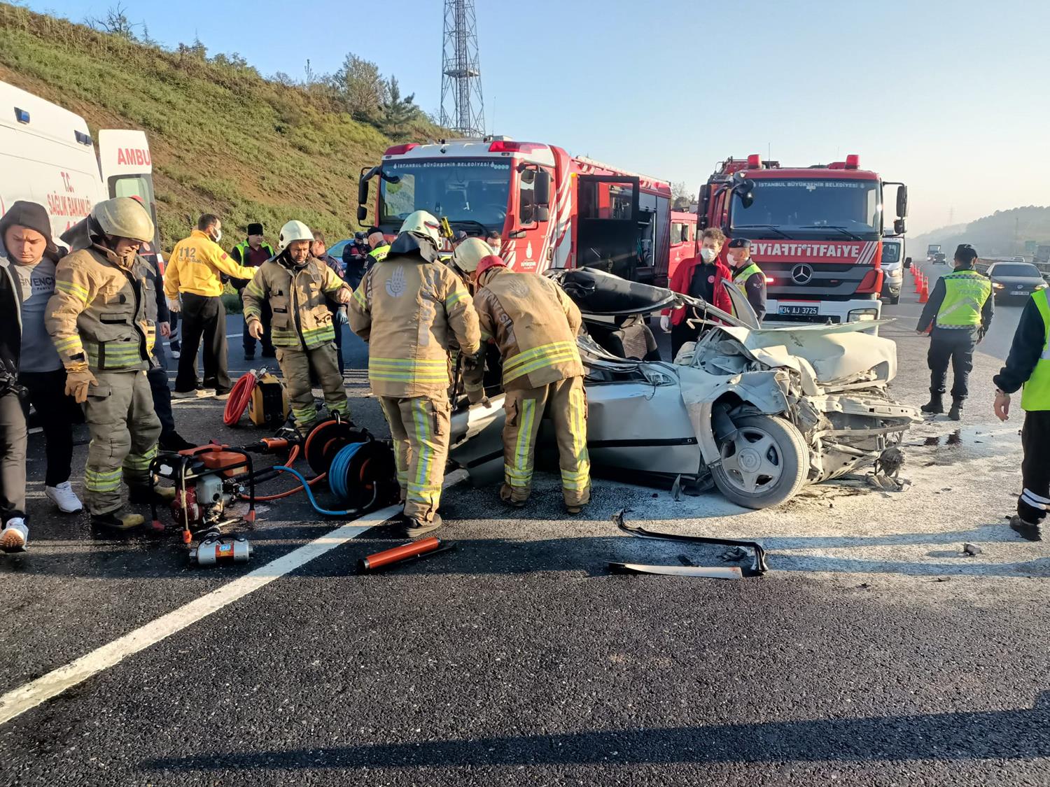 �ekmek�y'de Kuzey Marmara otoyolunda �l�ml� kaza