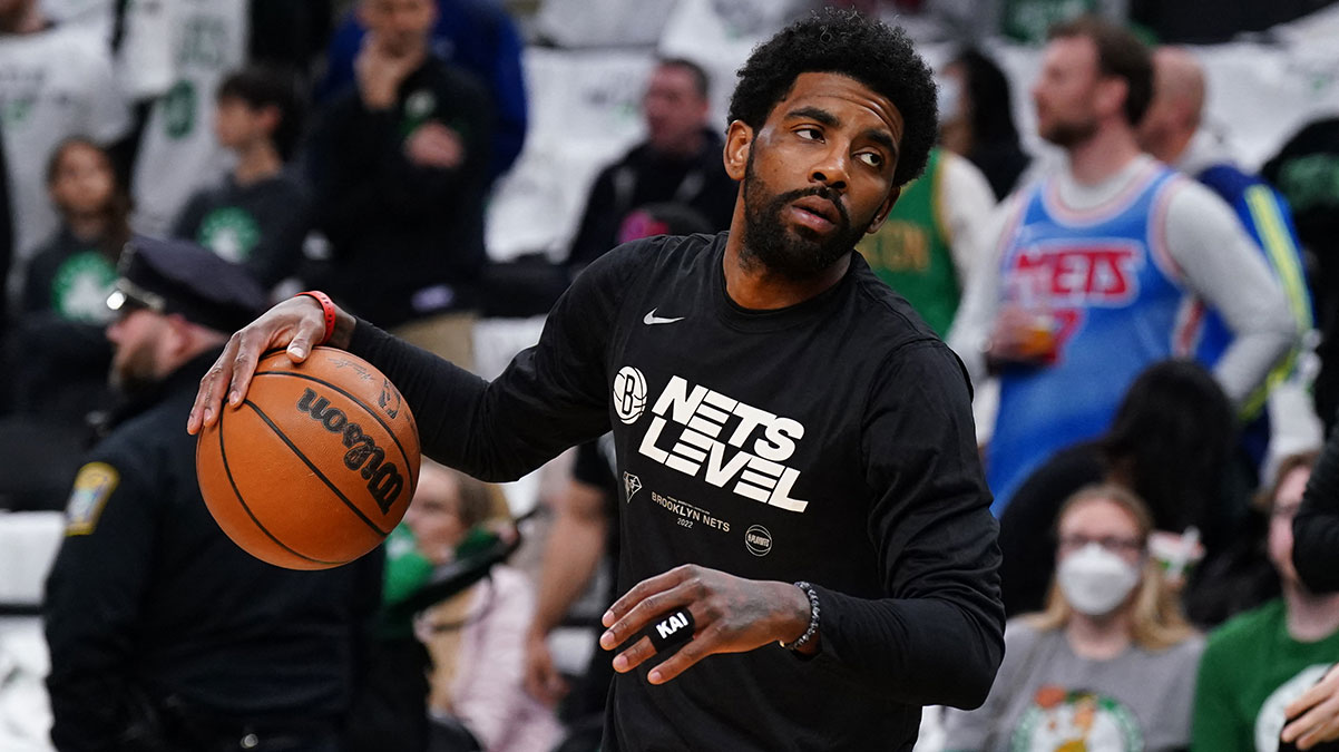 Taraftarlarla at��an Kyrie Irving'e ceza geldi