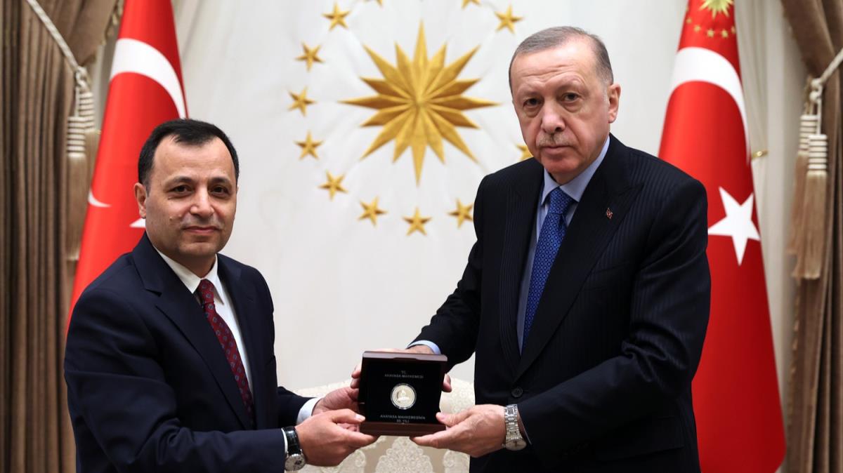 Cumhurbakan Erdoan Anayasa Mahkemesi Bakan Arslan' kabul etti 