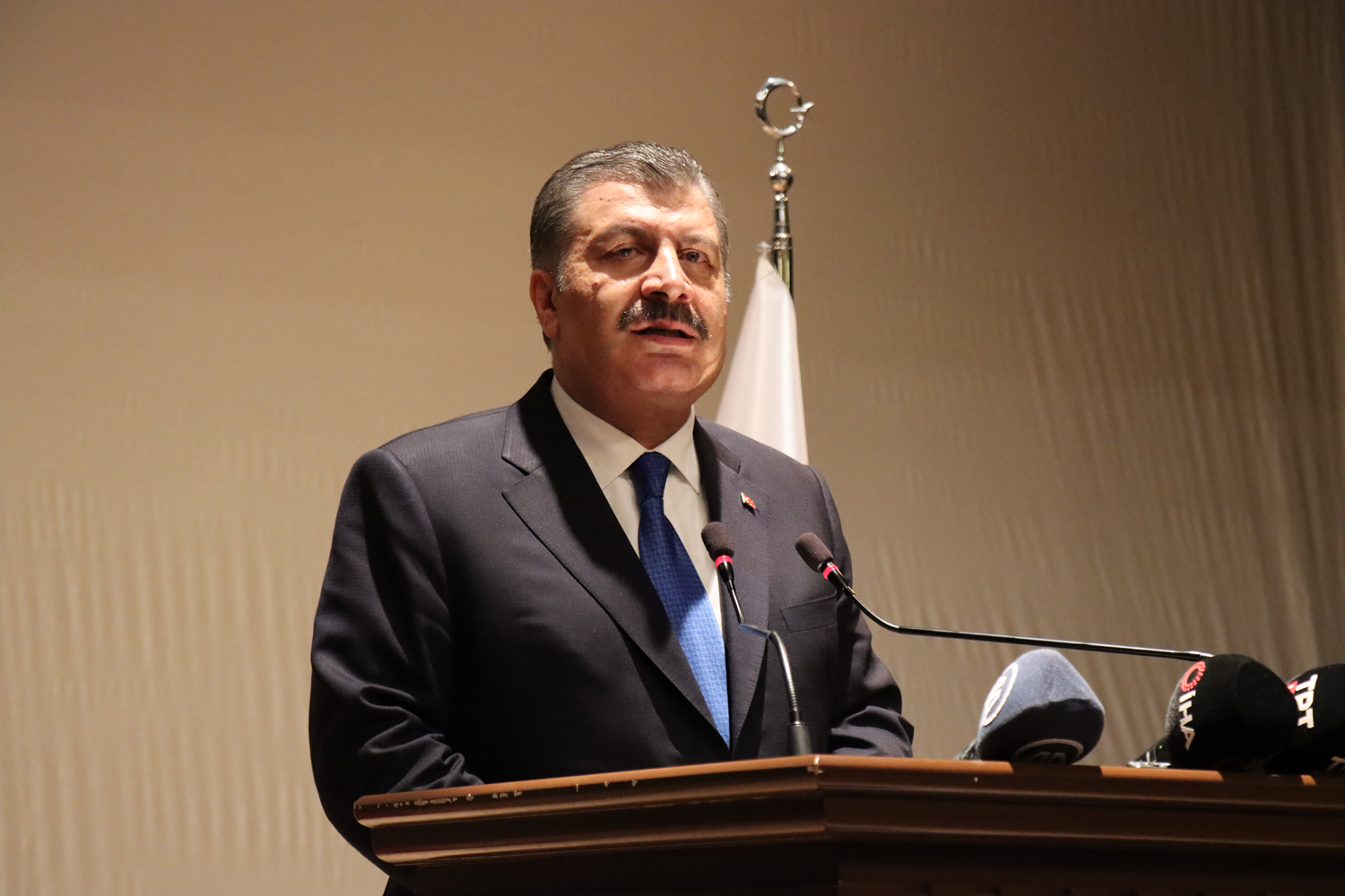 Bakan Koca t�p fak�ltesi ��rencileriyle bir araya geldi