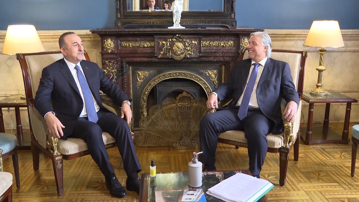 Bakan �avu�o�lu, Francisco Bustillon g�r��t�
