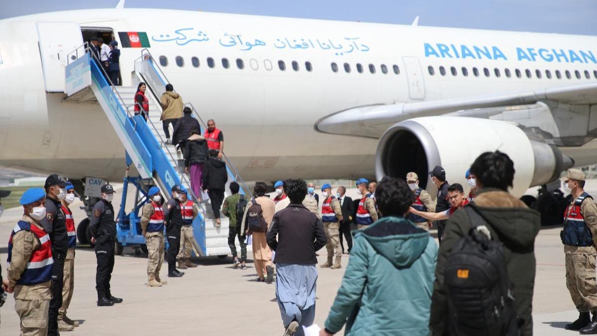 Afganistan uyruklu 227 dzensiz gmen daha lkelerine gnderildi
