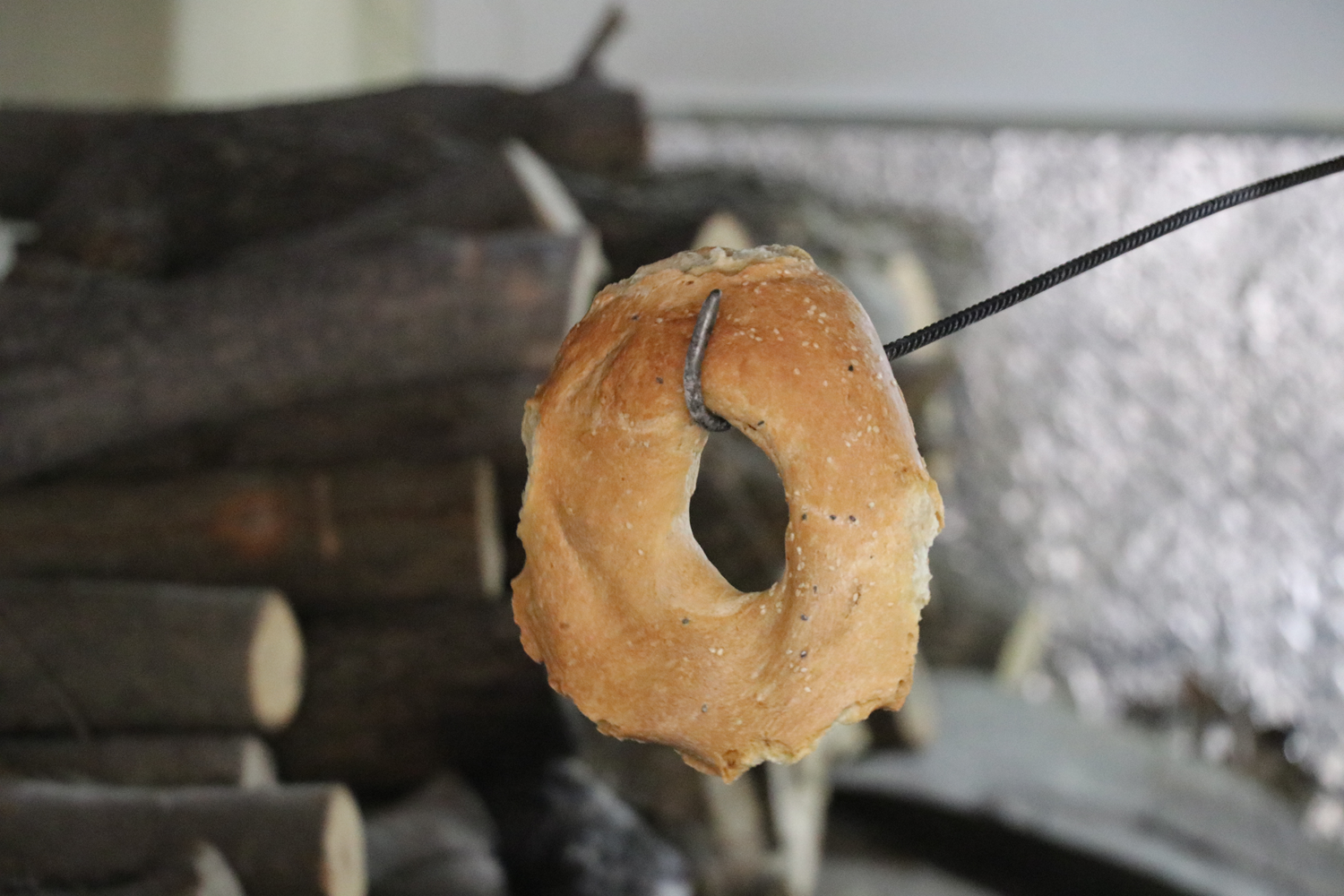 Tand�rda odun ate�inde yakla��k 12 saatte pi�iriliyor! Uzun s�re tazeli�ini koruyor