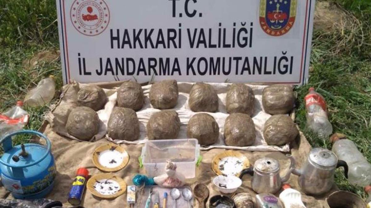Hakkari'de terr rgtnn kulland snakta 12 kilogram uyuturucu bulundu 