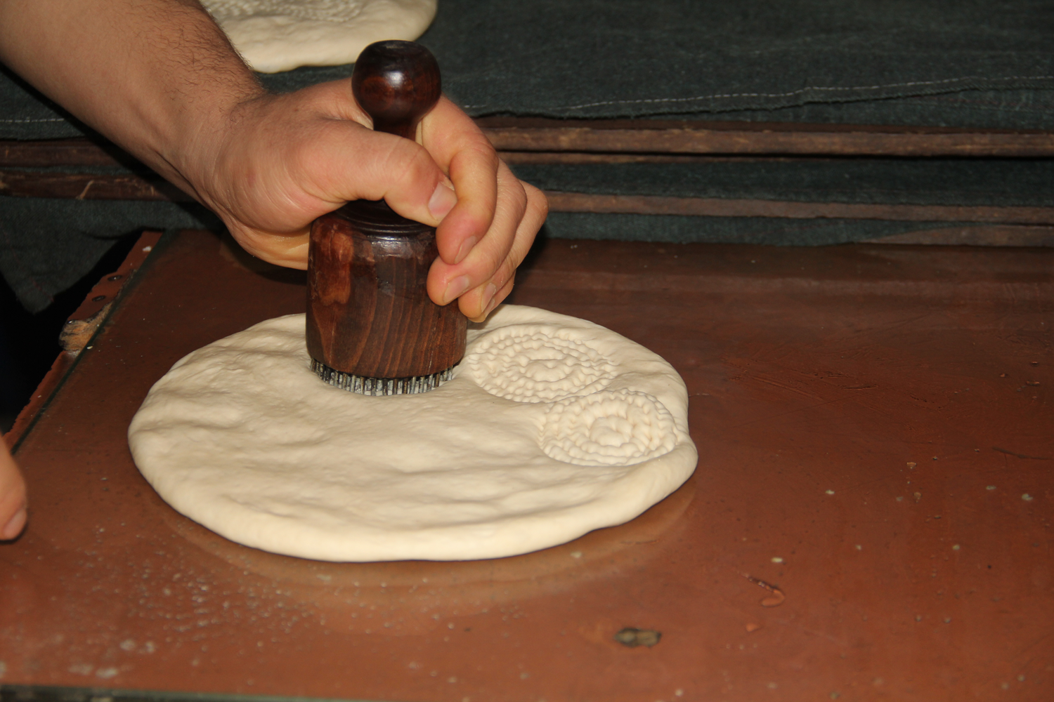 Her f�r�na �zg� bir damga, nak�� bulunuyor... As�rl�k gelene�i ya�at�yorlar