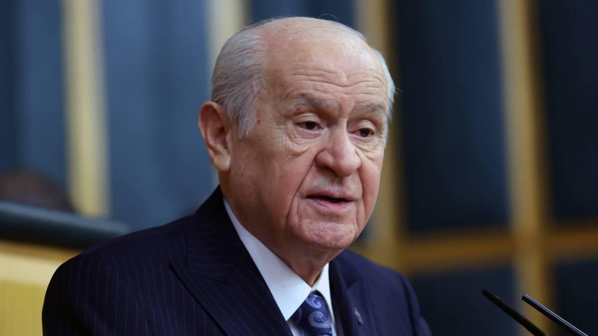 MHP Genel Ba�kan� Bah�eli, M�sl�man aleminin Kadir Gecesi'ni kutlad�