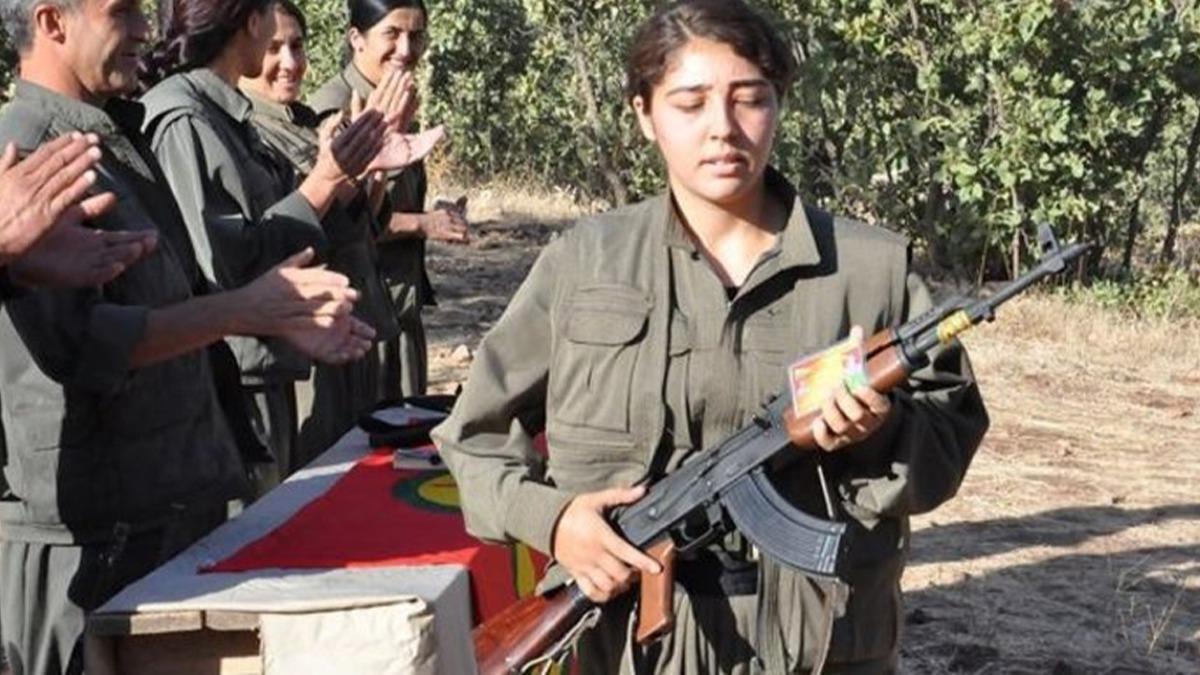 PKK'l terristin zerinden kt! te BB personelinin terr kampndaki keleli fotoraf