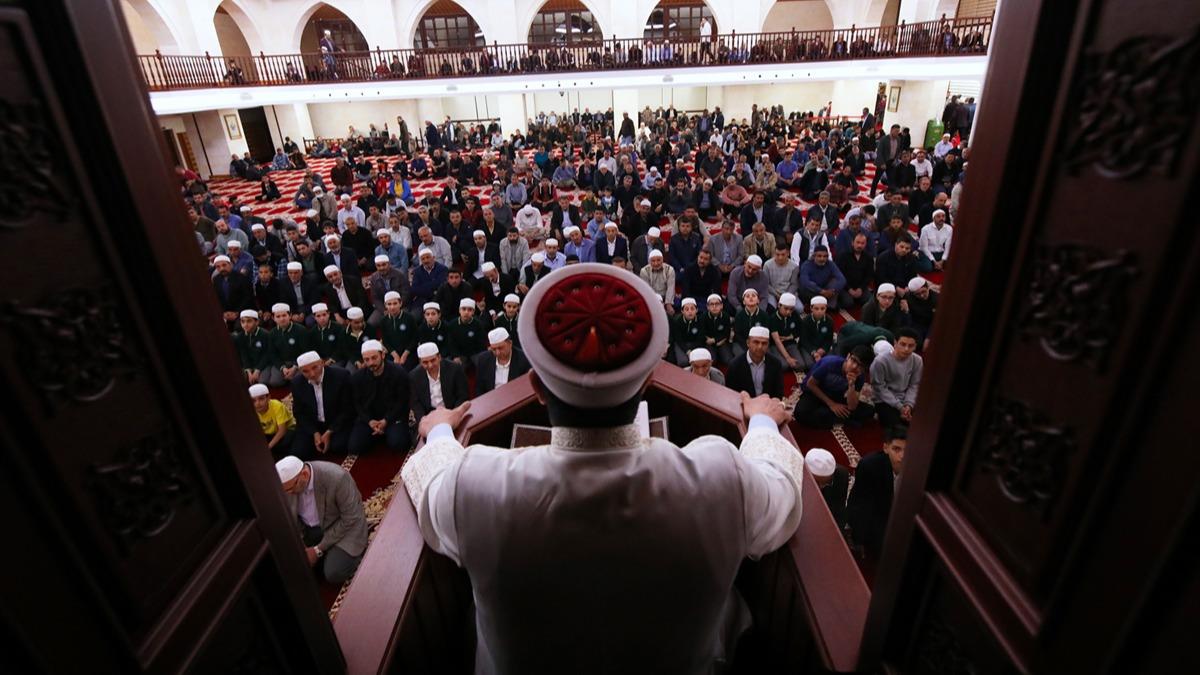 Trkiye'de birok camide Kadir Gecesi dualarla idrak edildi 