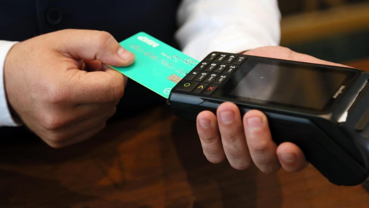 Bat meneli kredi kartlarn kullanamayan Rus turistler Trkiye'de Mir kart kullanyor