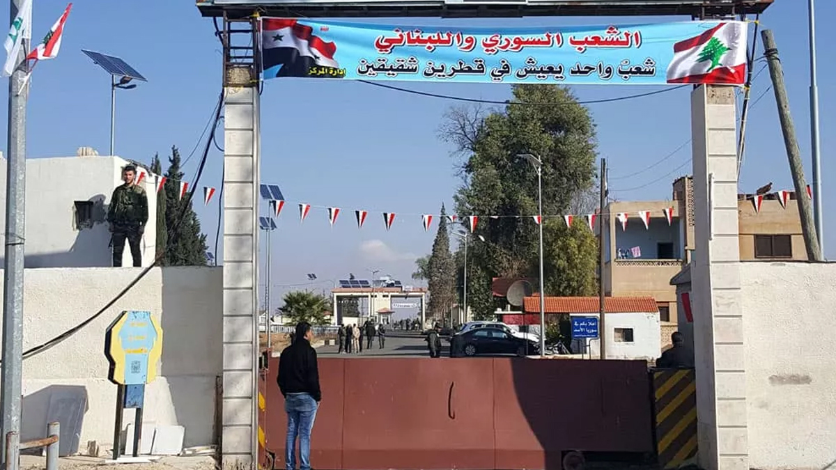 Yo�un talep patlamas� ya�an�yor! Pasaport ba�vurular�n� ask�ya ald�lar