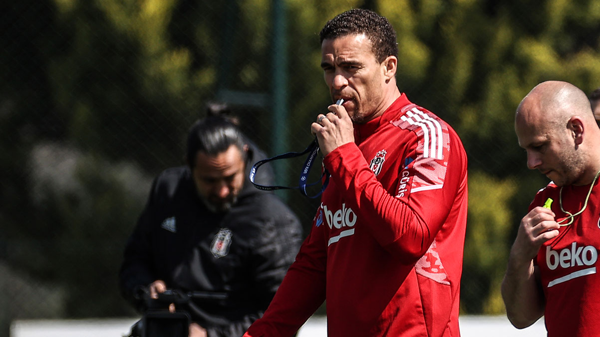 Be�ikta�'ta bir d�nem sona eriyor