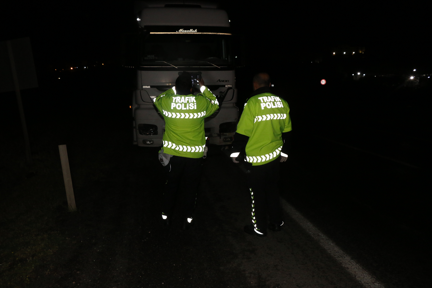 anlurfa'da akaryakt ykl tankerin srye arpmas sonucu 22 koyun telef oldu