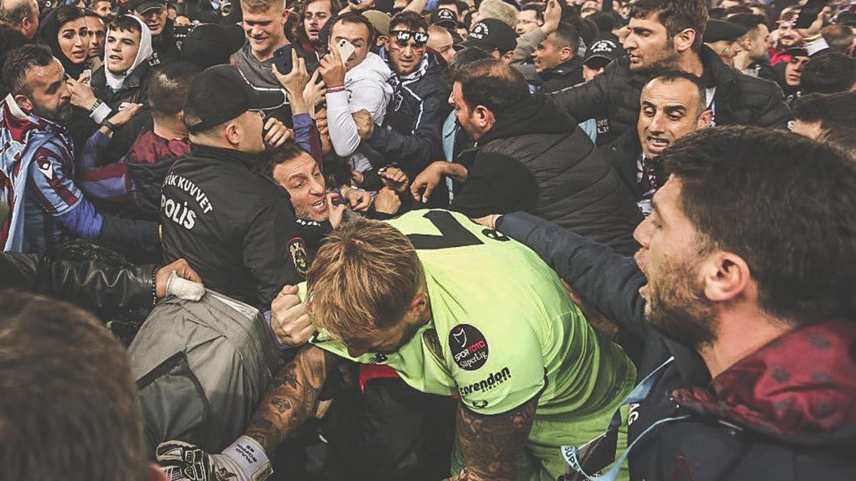 Antalyaspor: Trk futbolunun yumruklanmasna asla seyirci kalmayacaz