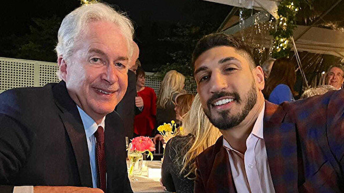 Firari Enes Kanter payla�t�! CIA-FET� yan yana!