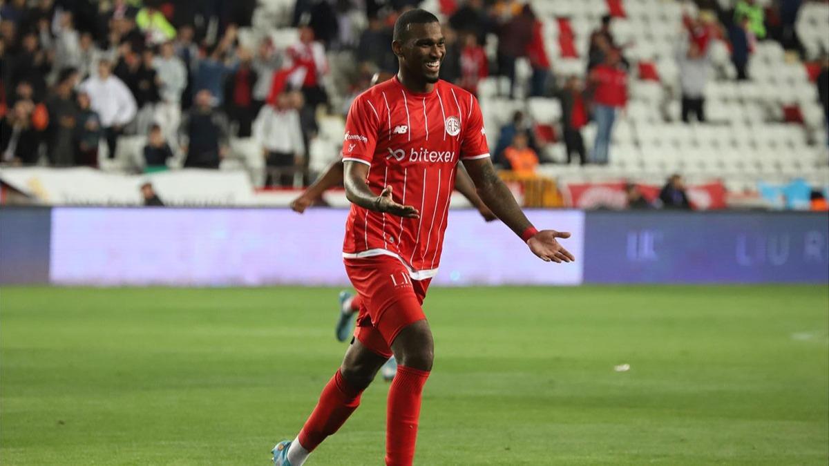 Antalyaspor'un gol yk Haji Wright'ta
