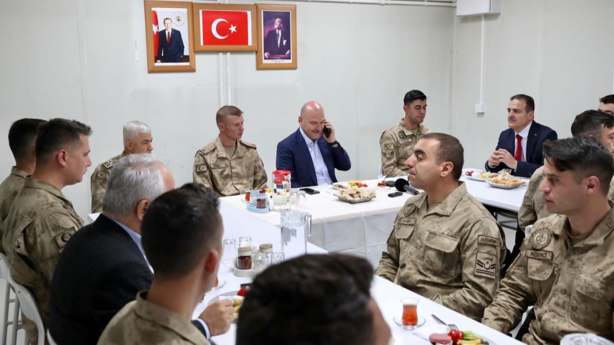 Cumhurbakan Erdoan, Zirvin Tepe s Blgesi'ndeki jandarmalarn Ramazan Bayram'n kutlad